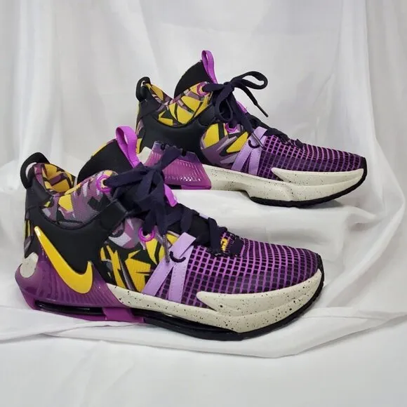 Nike LeBron Witness 7 Lakers Graffiti FD0209-001 Size 6.5Y Basketball Shoes